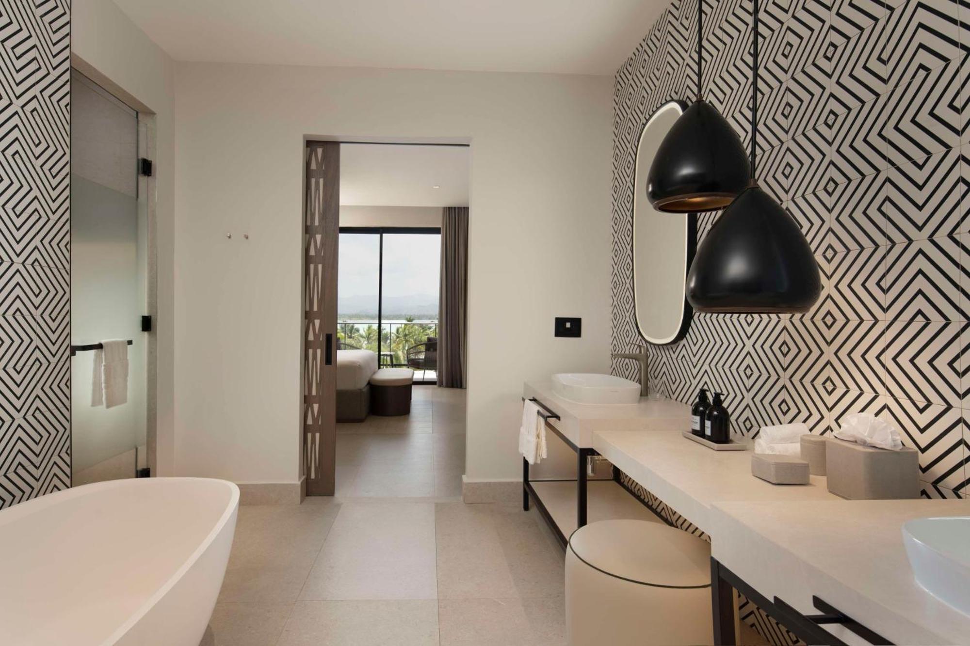 Zemi Miches Punta Cana All-Inclusive Resort, Curio By Hilton Екстериор снимка